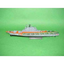 Trumpeter 5704 - USSR Kiev aircraft carrier 1:700