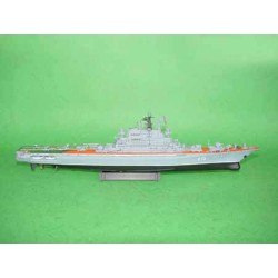 Trumpeter 5703 – USSR Minsk Aircraft carrier 1:700