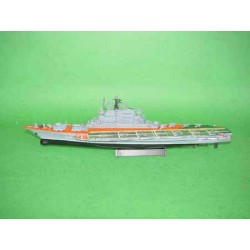 Trumpeter 5703 – USSR Minsk Aircraft carrier 1:700