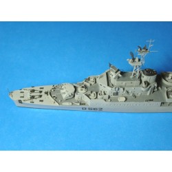 NikoModel 7012 – Croiseur léger italien San Giorgio (1/700) – Maquette Résine