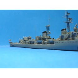 NikoModel 7011 – Croiseur léger italien San Marco (1/700) – Maquette Résine