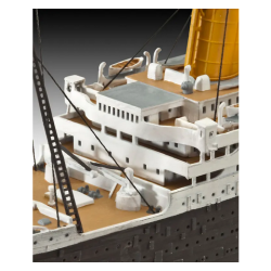 Revell	5210	RMS TITANIC 1:700