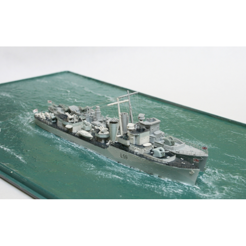 IBG	70005	 HMS Middleton 1943 Hunt II (avec PE, ligne de flottaison) 1:700
