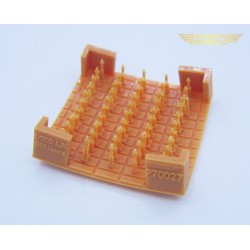 Triumph	P70027	 1/700 IJN Officiers (50 PCS)