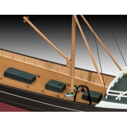 Revell	5204	Chalutier de pêche de la mer du Nord 1:142